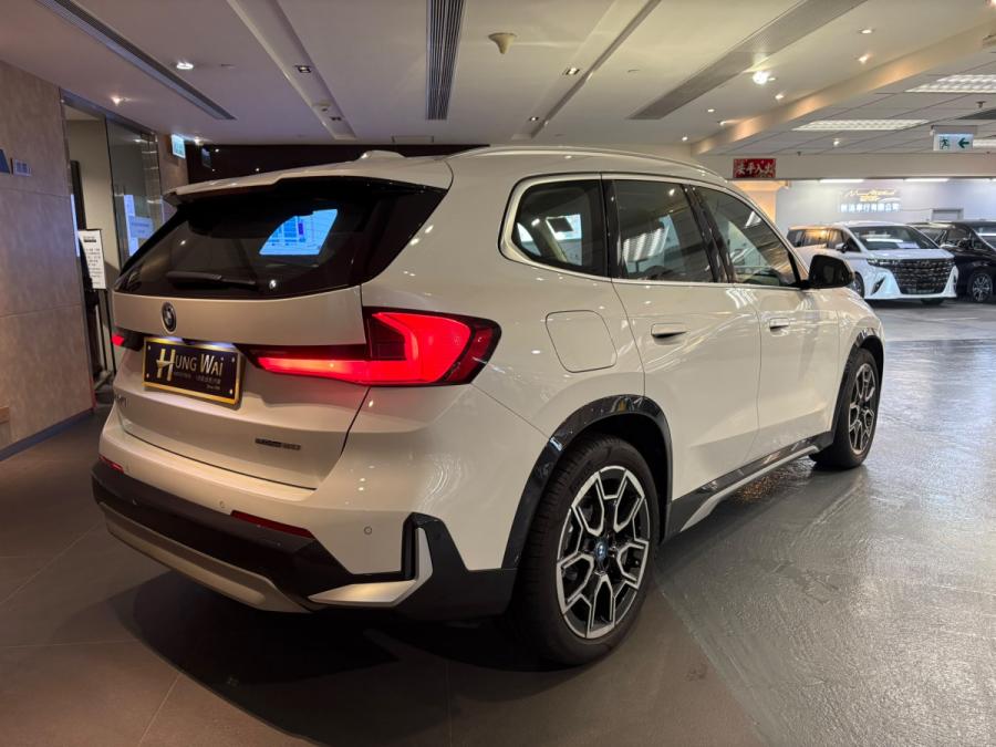 iX1 Edrive20i X-Line - Image 2